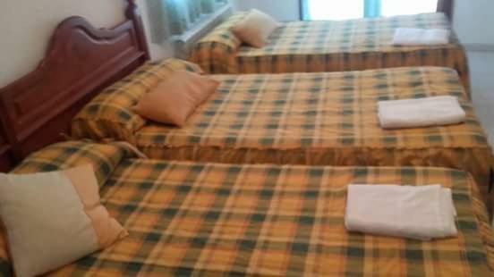 Hostal Restaurante San Millan 오리우엘라 델 트레메달 외부 사진